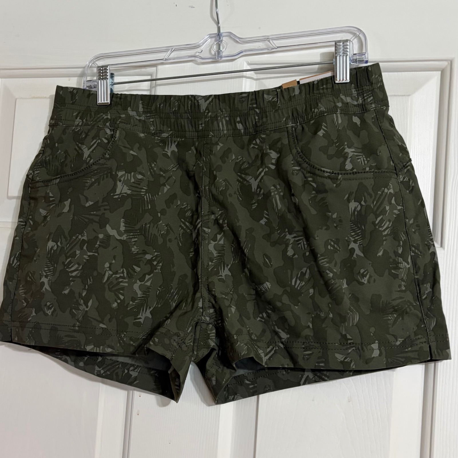 Prana Shorts Women 12 Green New Camo Leaf Print Halle Short Ii 3" Inseam